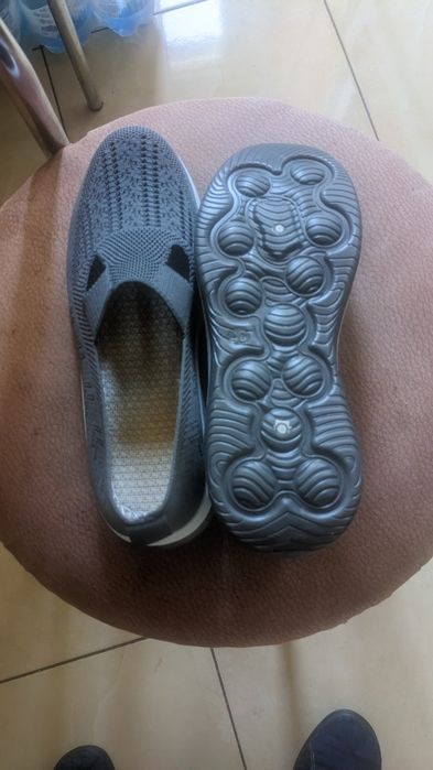 Продам летние туфли р40