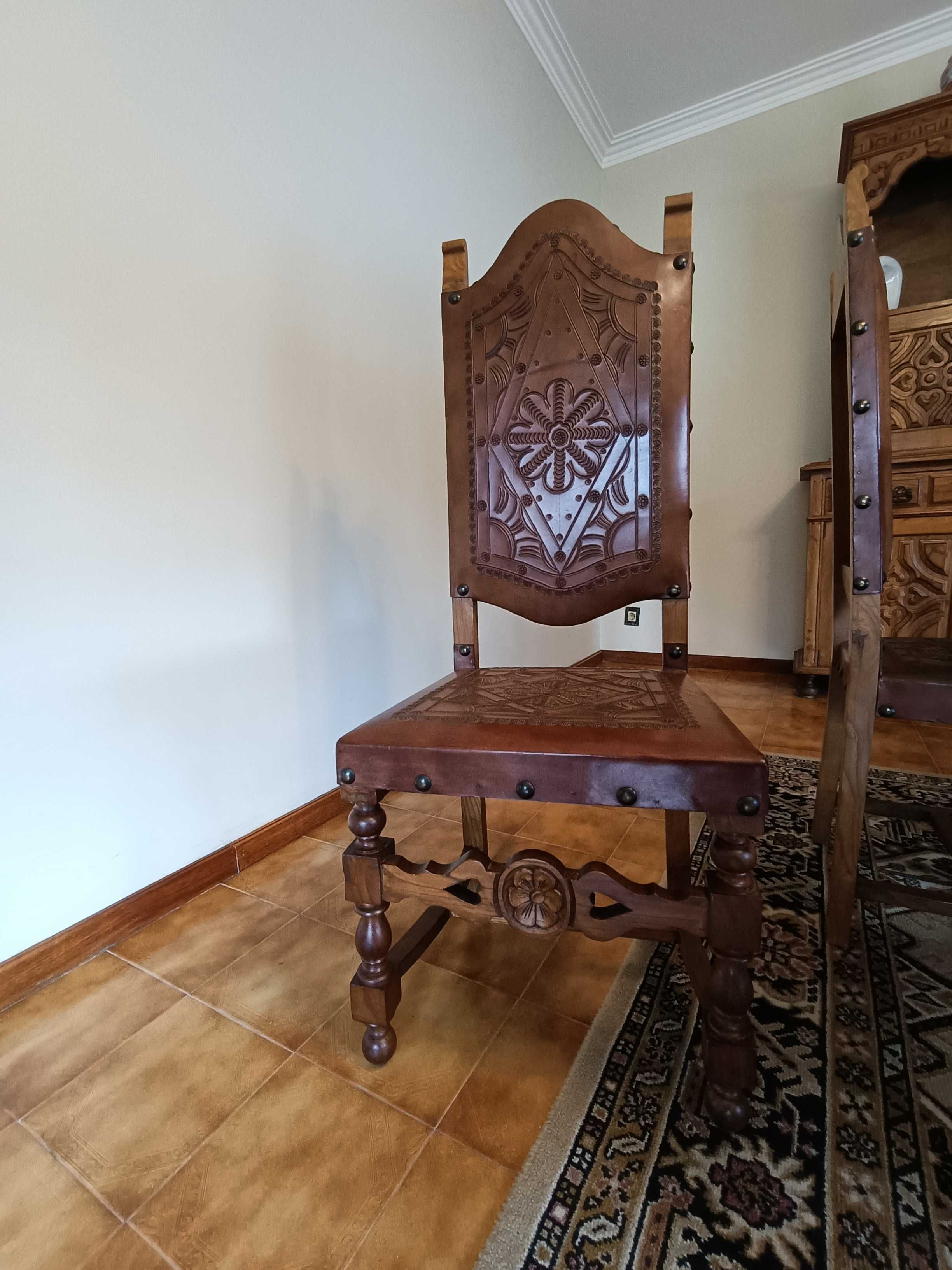 Oportunidade VINTAGE = Mesa + 8 cadeiras
