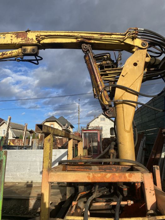 Кран-маніпулятор для лісу