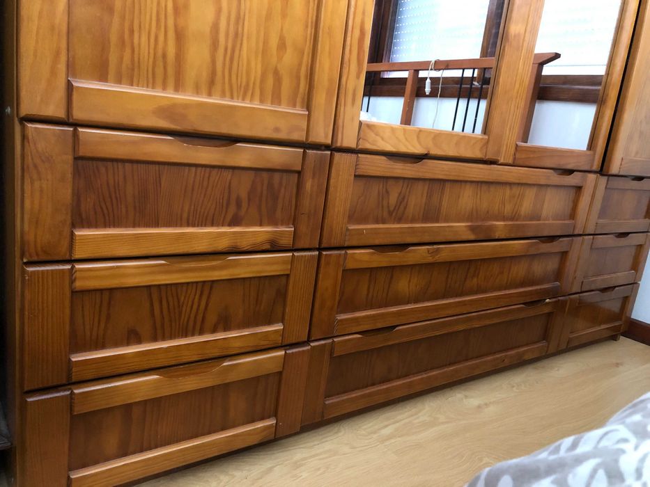 Roupeiro Elegante, Moderno e Como Novo! OPORTUNIDADE IMPERDÍVEL!