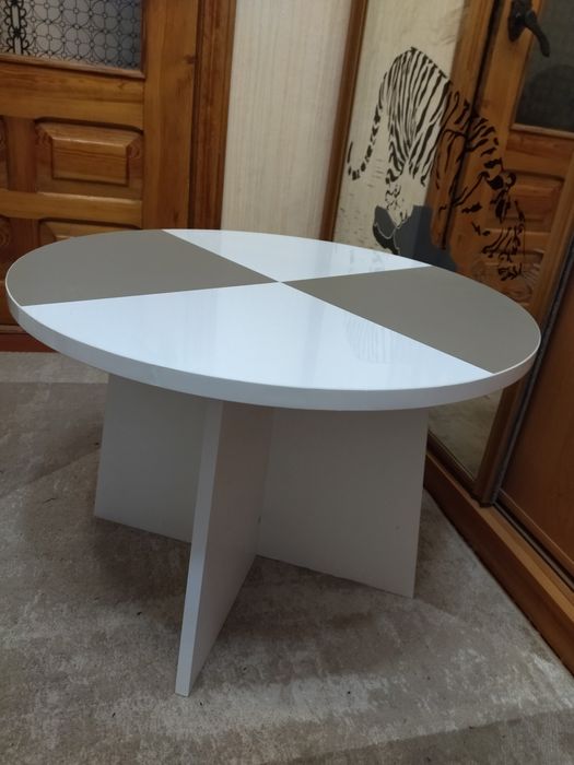 Столик журнальний