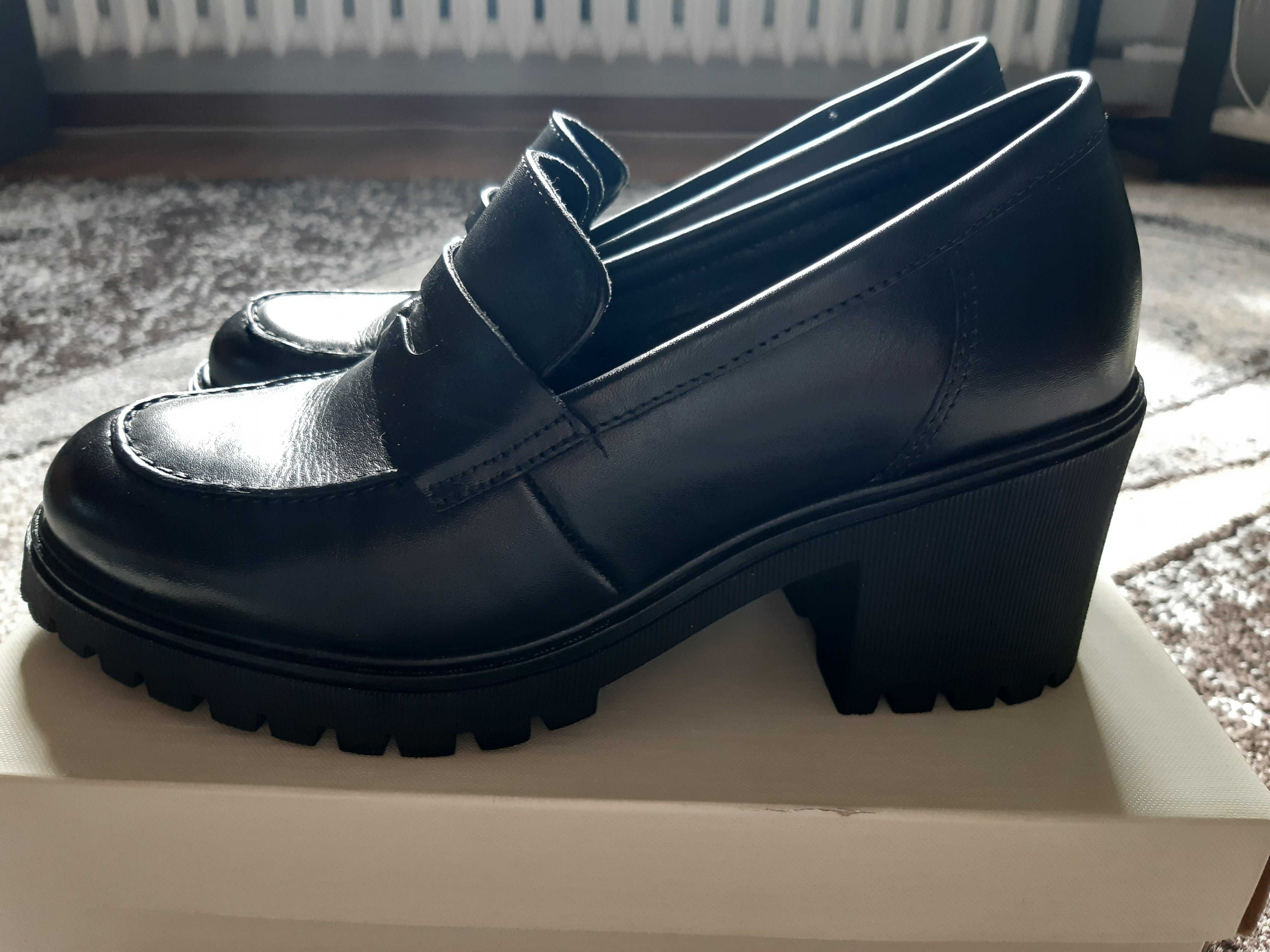 Półbuty Lasocki rozmiar 40