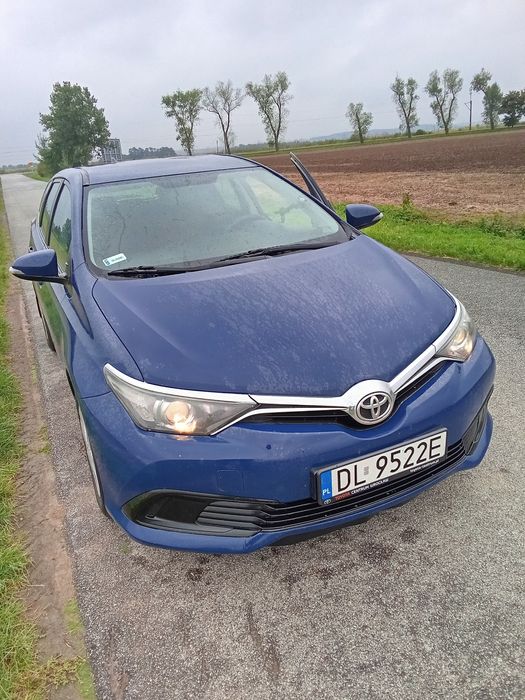 Sprzedam toyota auris