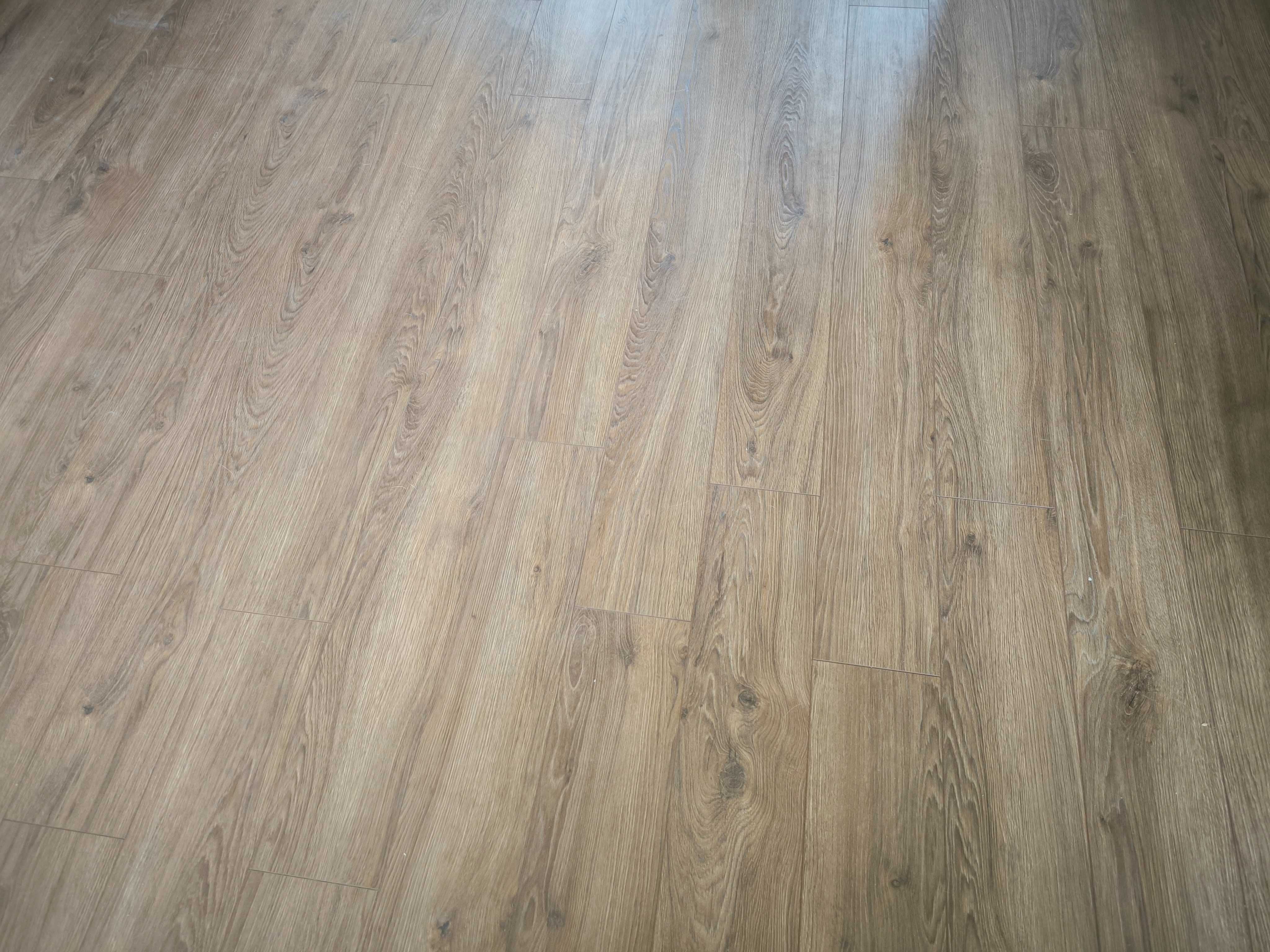 Nowe panele Swiss krono dąb Brownie AC5, 8,5m2 + podkład 18mm 8m2