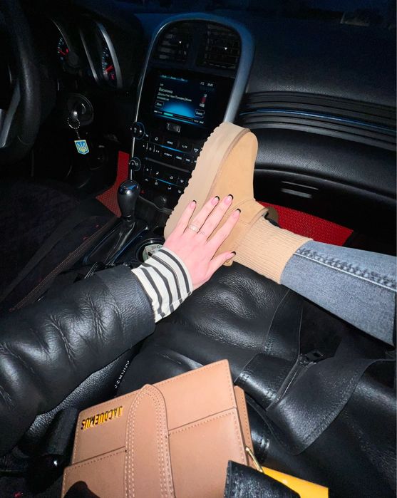 Оригінальні Ugg на платформі в дуже хорошу стані