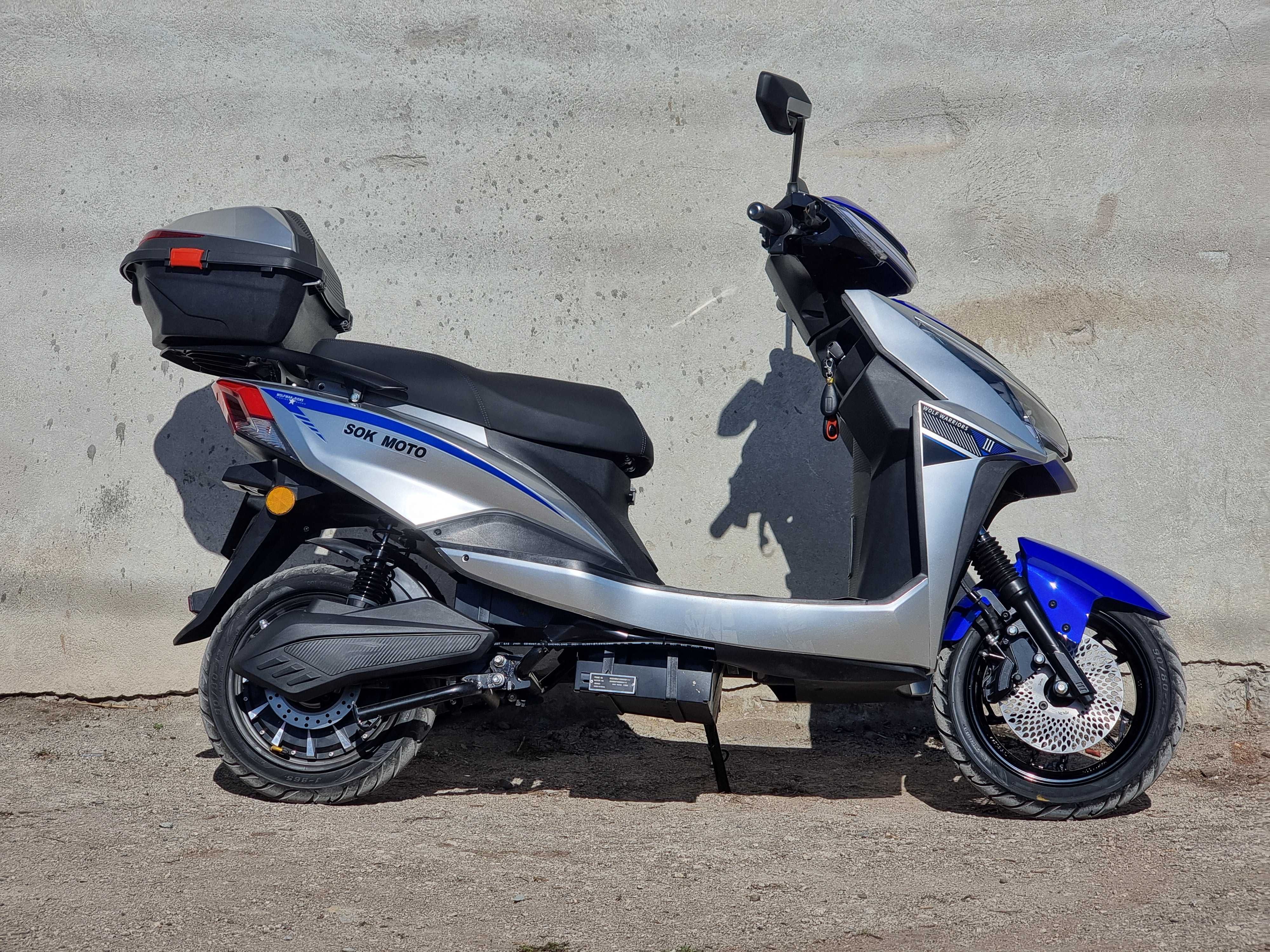 Електроскутер SOKMOTO WOLF 2000W 72V20A