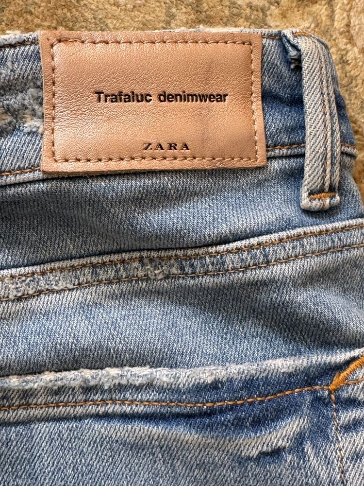 Джинси ZARA, розмір S, у гарному стані
