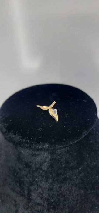 Wyrób Jubilerski Zawieszka z Jasnym Kamieniem Próba 585 Waga 2.52g