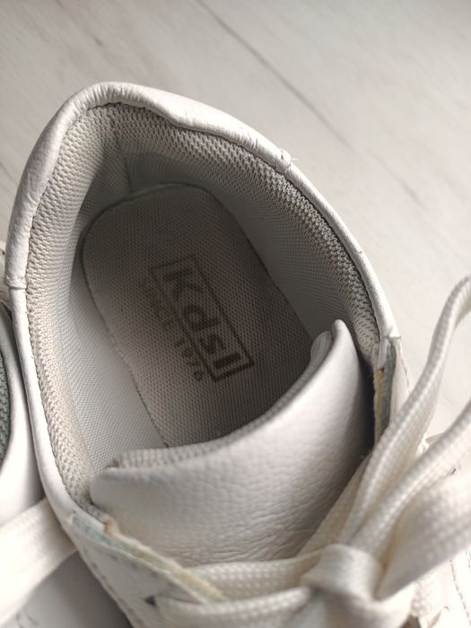 Кроссовки женские белые