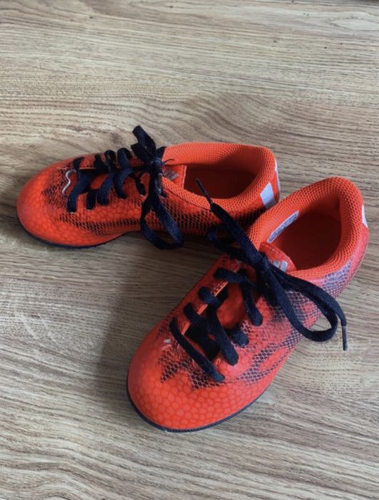 Buty sportowe, halówki ADIDAS