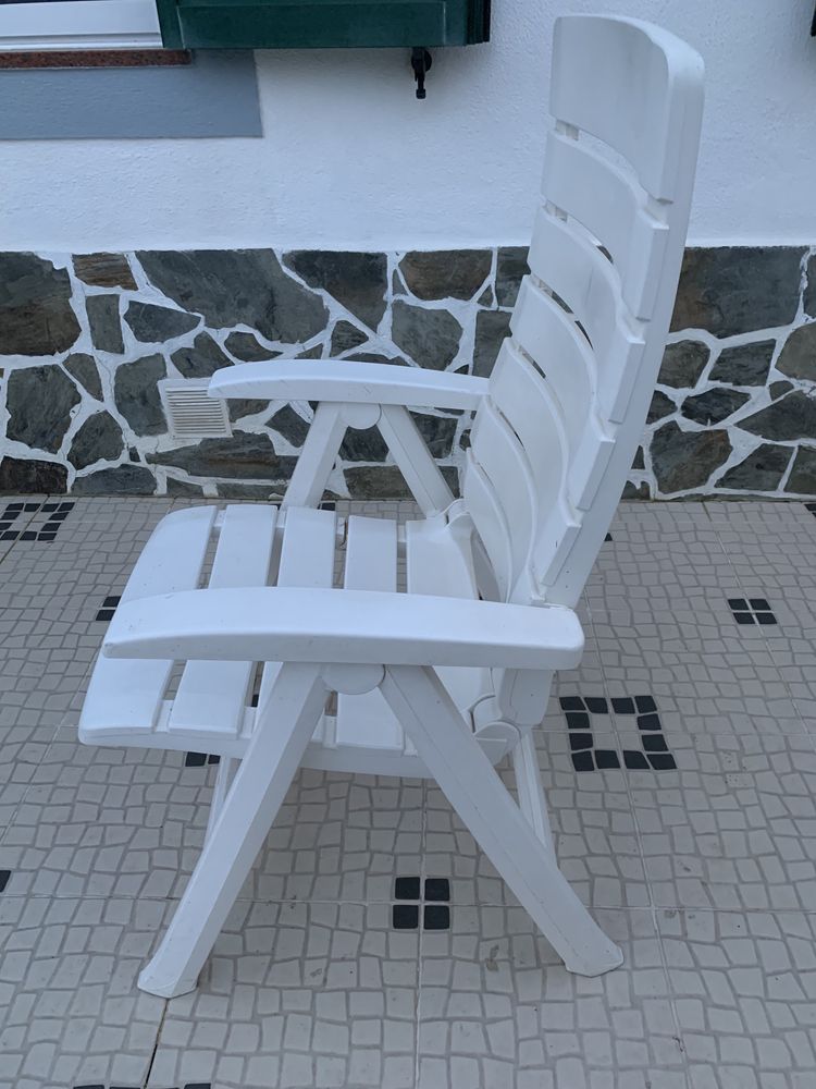 Cadeira jardim branca