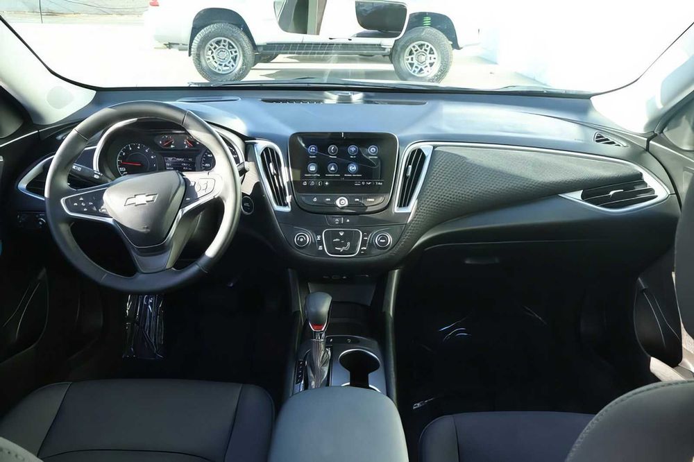 Chevrolet Malibu      2025