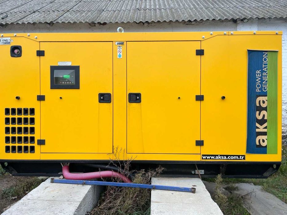 Продам б/у Дизельний генератор Aksa APD200A (200 кВА, понад 100 кВт)