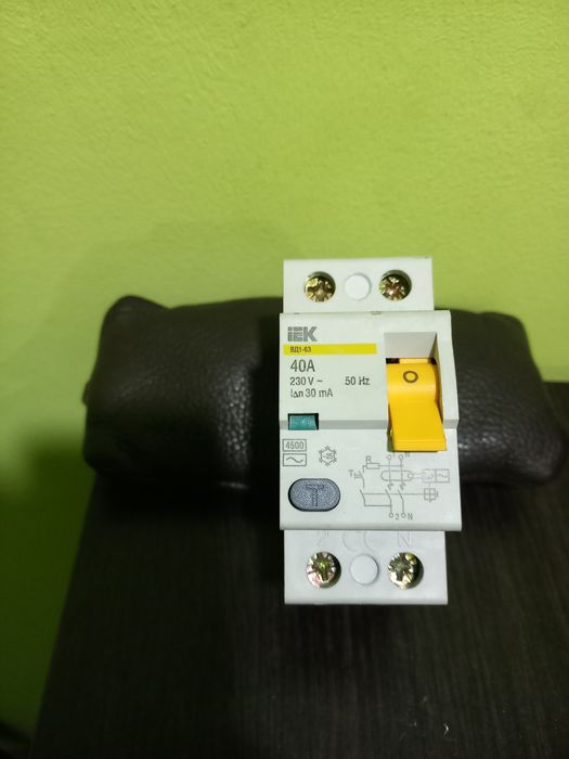 УЗО 40А  диф. реле