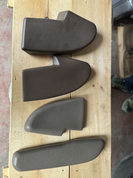 Підлокітники трактор/комбайн