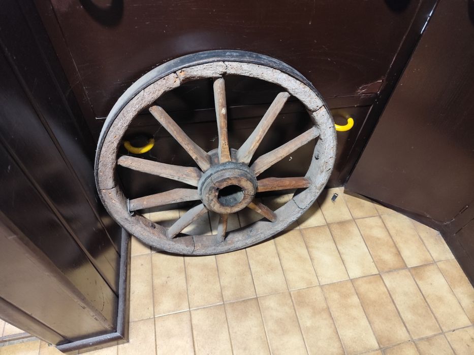 Koło od wozu drabiniastego