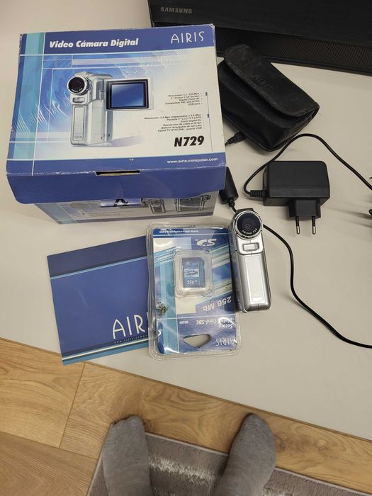 Máquina de filmar e fotografar Airis n279