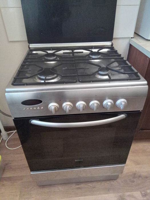 Газовая плита BOSCH б/у с эл. духовкойй