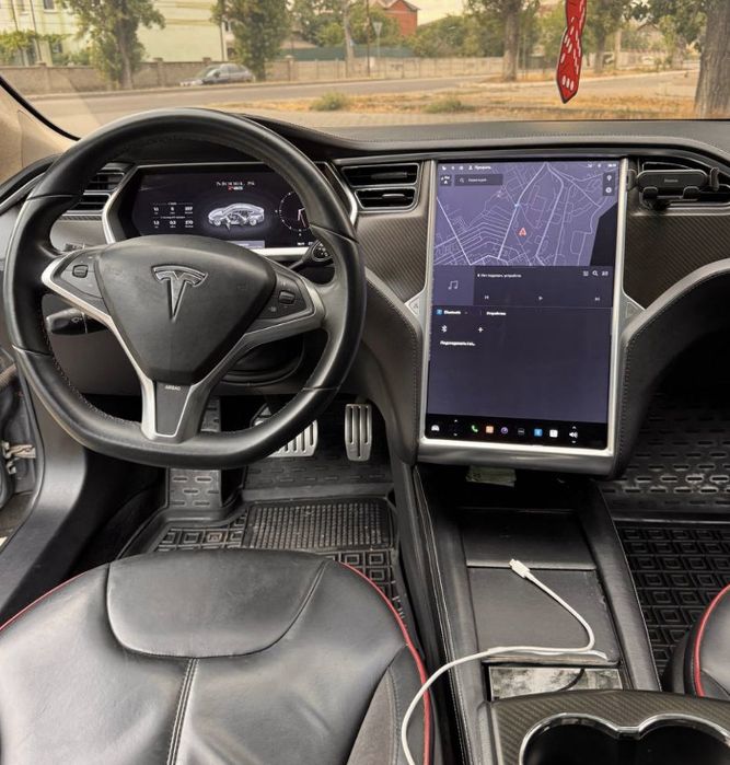Tesla Model S P85, Пневма, 360 км запас ходу, В чудовому стані