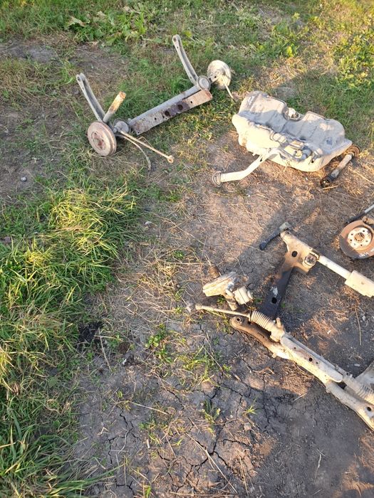 Стойки і інше Volvo 440