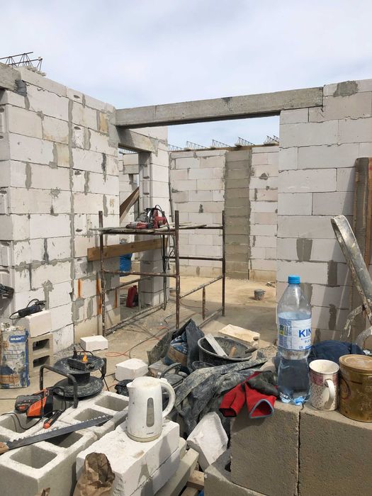 budowa stanów surowych, fundamenty , płyty fundamentowe, mury, więźby