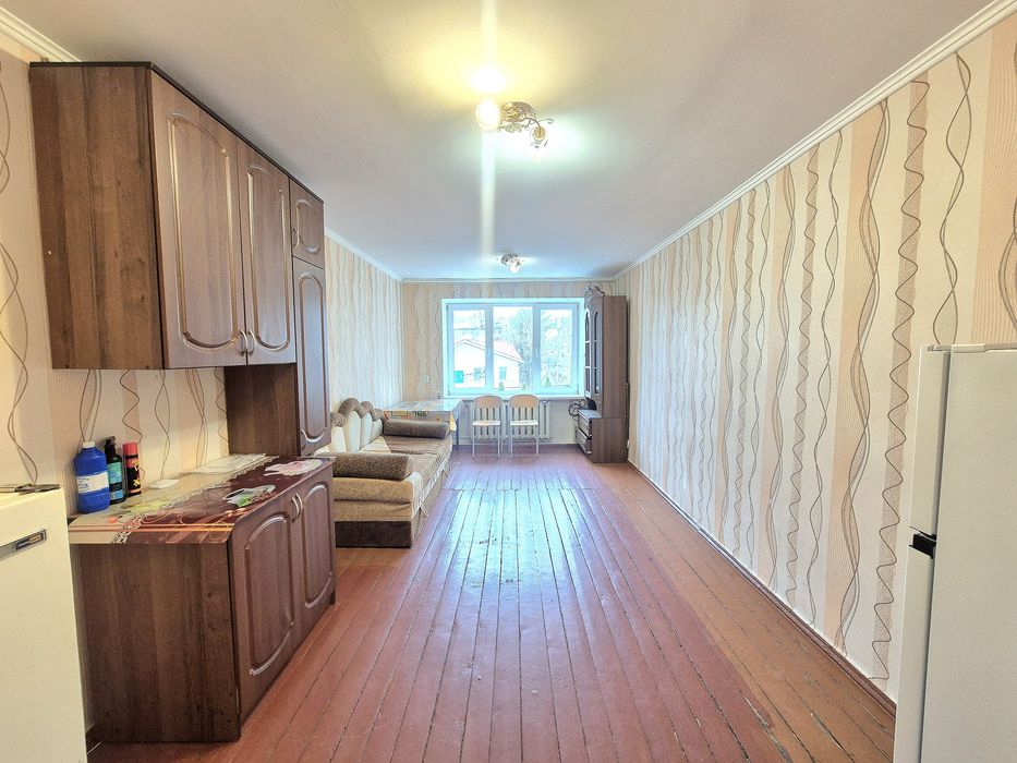 Центр здається кімната в гуртожитку р-н стадіона Спартак вільна