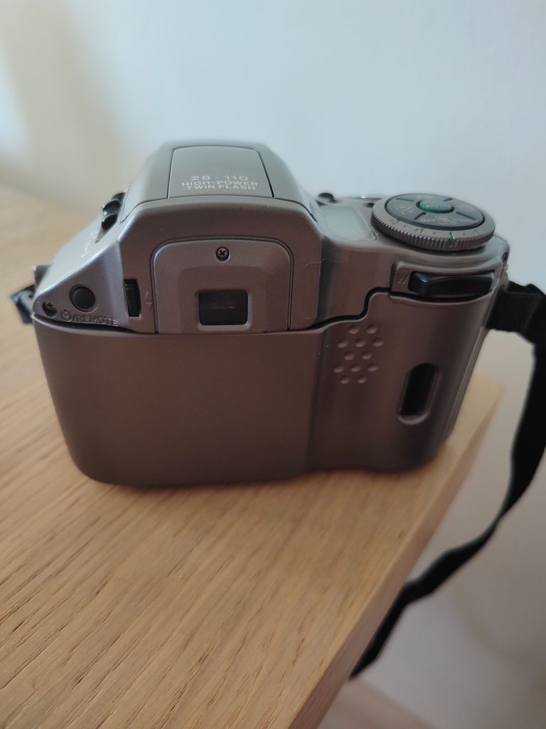 OLIMPUS IS-300 aparat fotograficzny analogowy