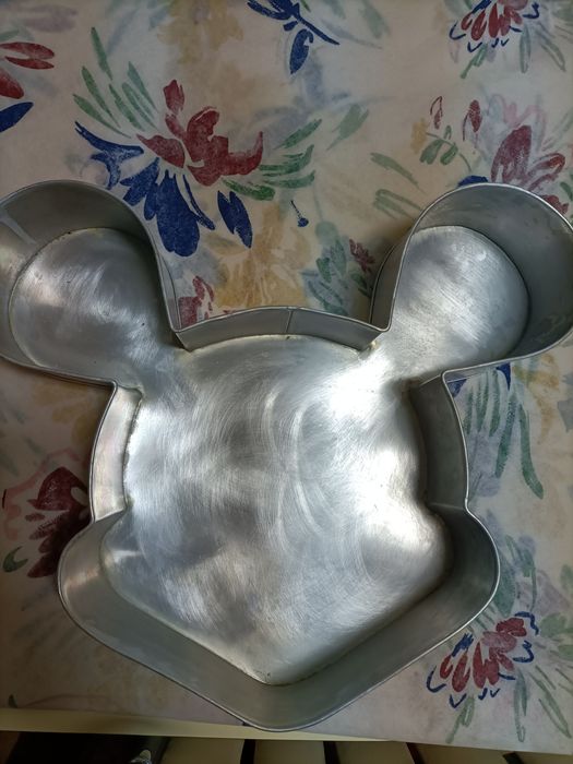 Forma para bolos com formato de Mickey
