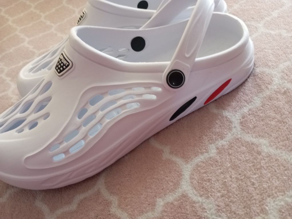 Nowe białe Crocsy rozmiar 44
