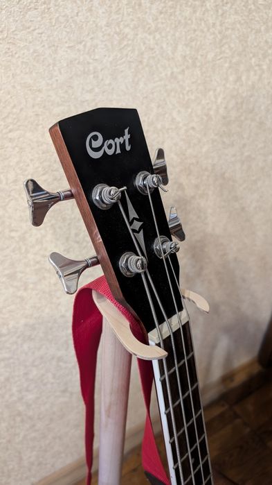 Акустический басс Cort (4-х струнный)
