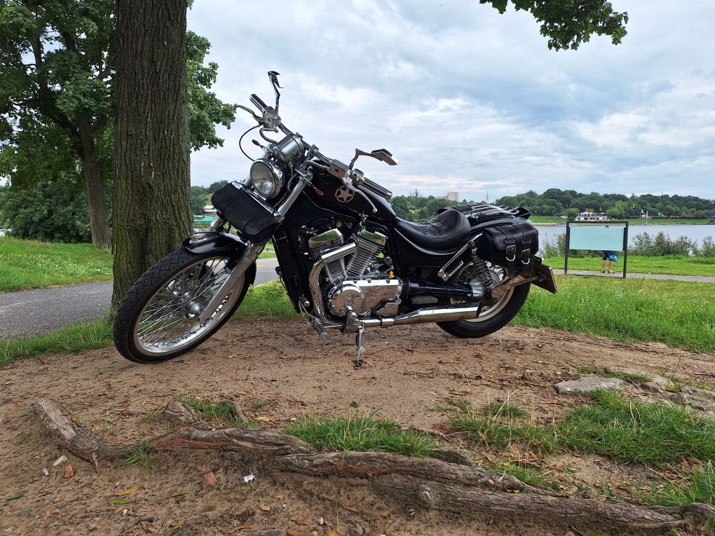 Suzuki vs 800 intruder