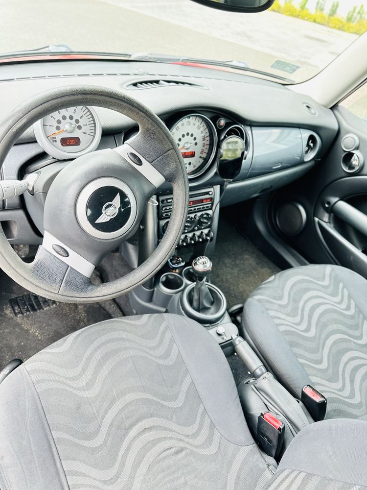 Mini cooper One.2003 benz 1.6