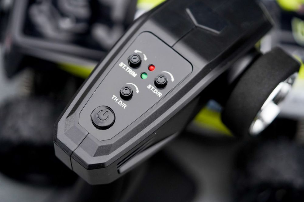 RC Машинка для дрифта и прыжков – скоростной монстр 4WD с мощным мотор