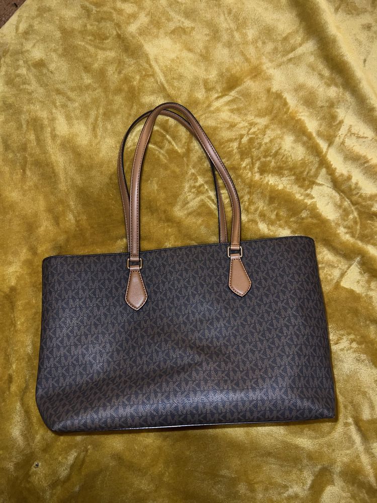 Mala Michael Kors