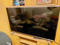 Смарт телевизор Hisense 43M5010UW  Все работает, без засветов, глюков.