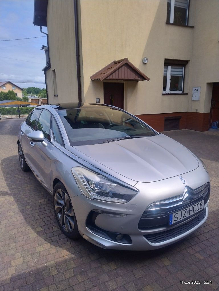 Citroen DS5 w bardzo dobrym stanie.