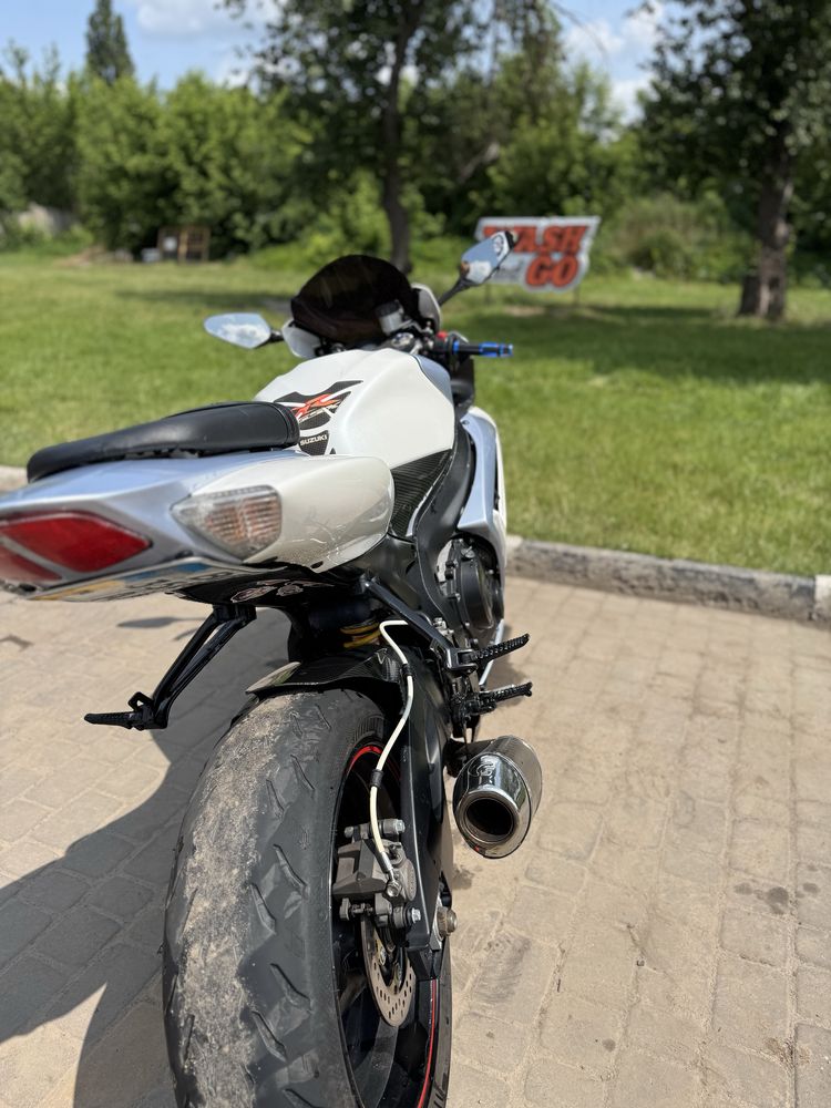 Продам SUZUKI GSX-R600