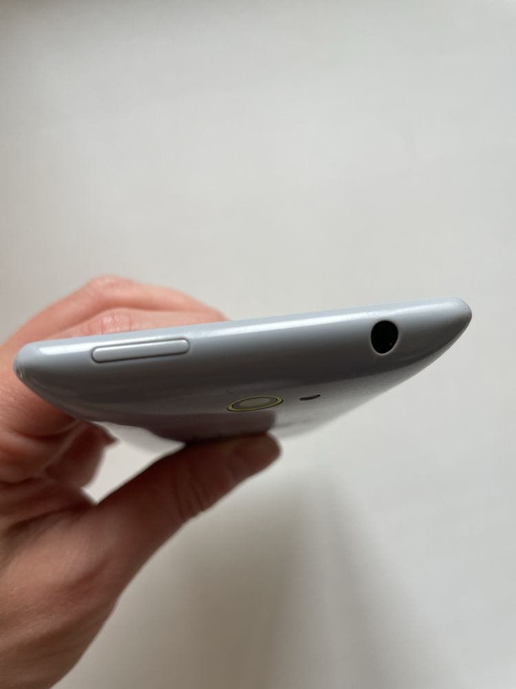 Смартфон HTC