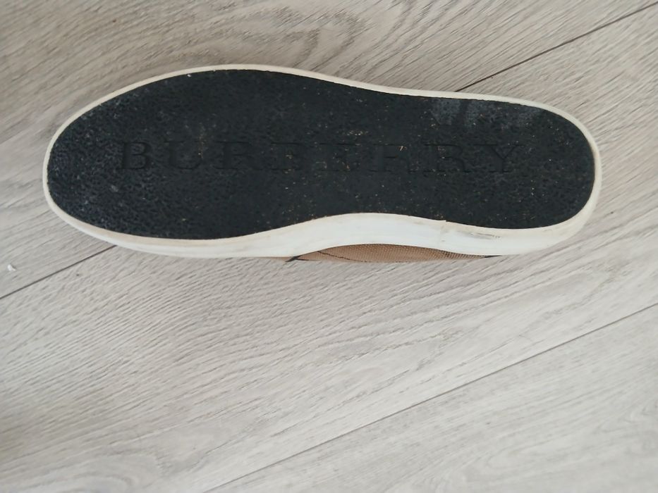 Sapatos burberry usados
