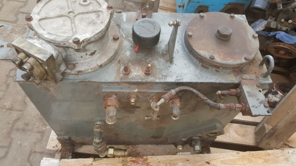 mecalac 12 mxt msx zbiornik hydrauliczny kompletny jak na foto