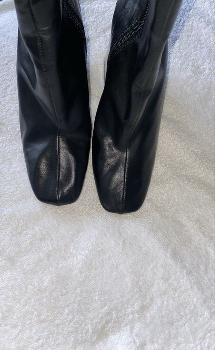 Ботинки ботильйони на широму каблуку