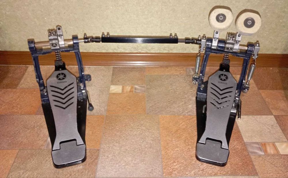 Продаються барабанні педалі