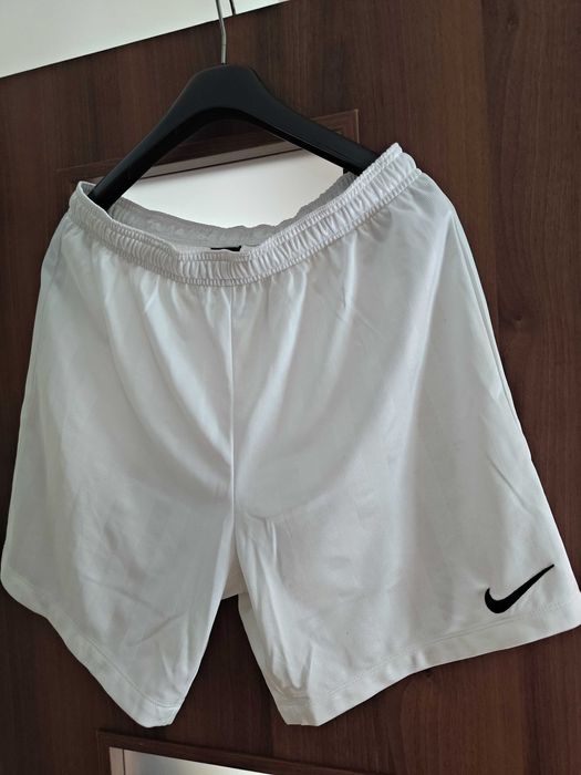 Szorty Męskie Białe Nike Rozmiar M (stan bardzo dobry)