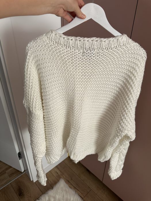 Kremowy sweter warkocz z wełną
