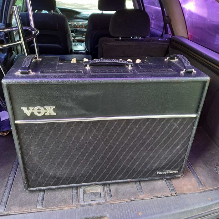 Комбопідсилювач VOX VT-120+футсвіч Дешево !