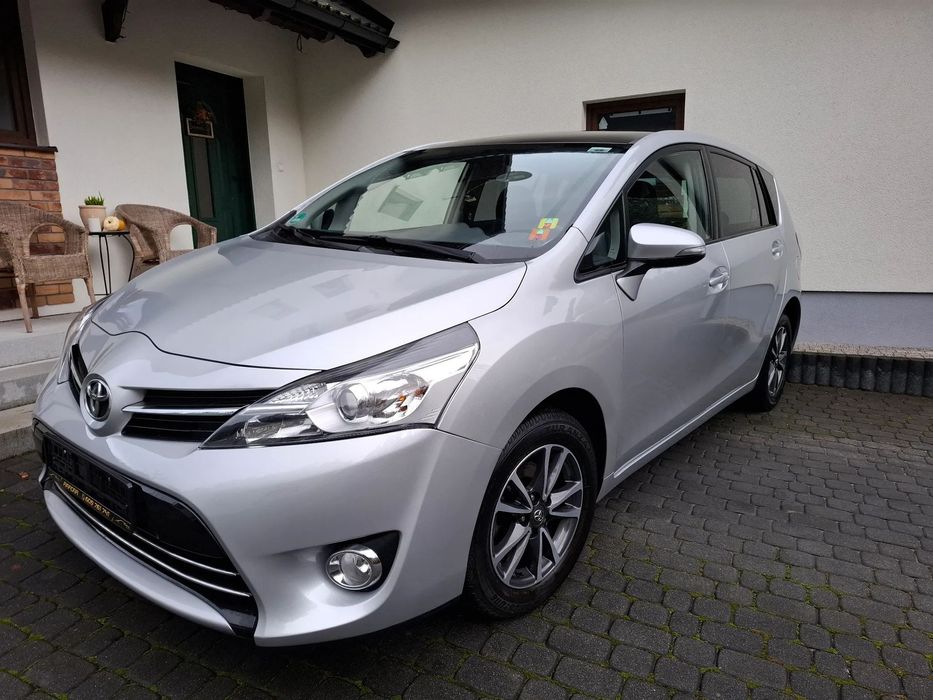 Toyota Verso VERSO 1.8i Przebieg 110663km*2015*ALU*Kamera*Panorama*