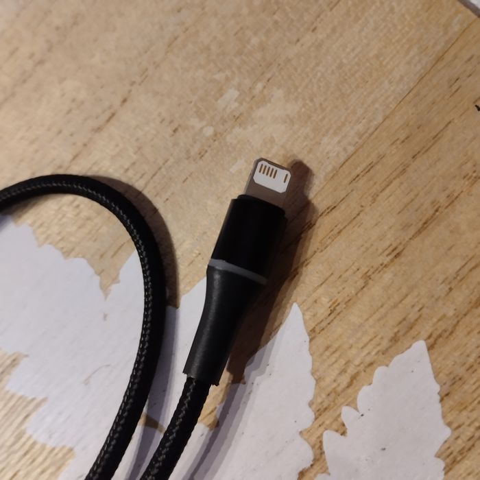 Kabel USB typu lightning 25 cm nowy