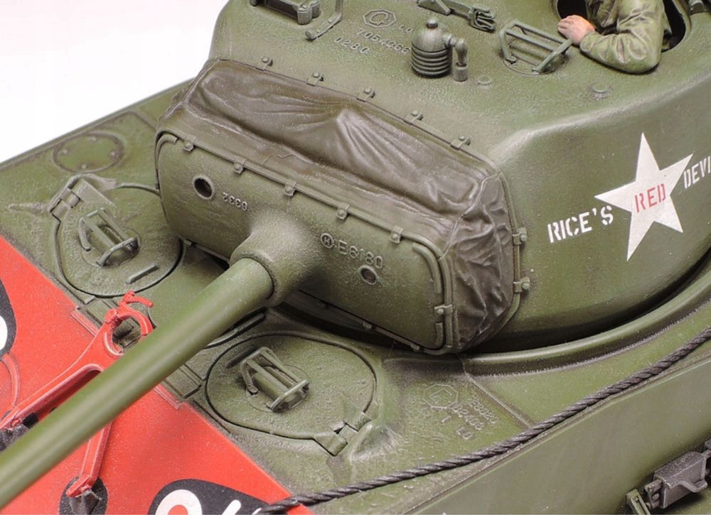 Czołg M4A3E8 Sherman i GAZ-67B 35359 Tamiya 1:35