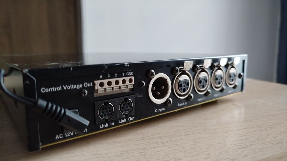 Mikser automatyczny dźwięku - do mikrofonów Audio Technica AT-MX341A