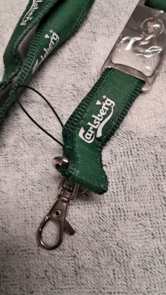 Smycz z otwieraczem Carlsberg